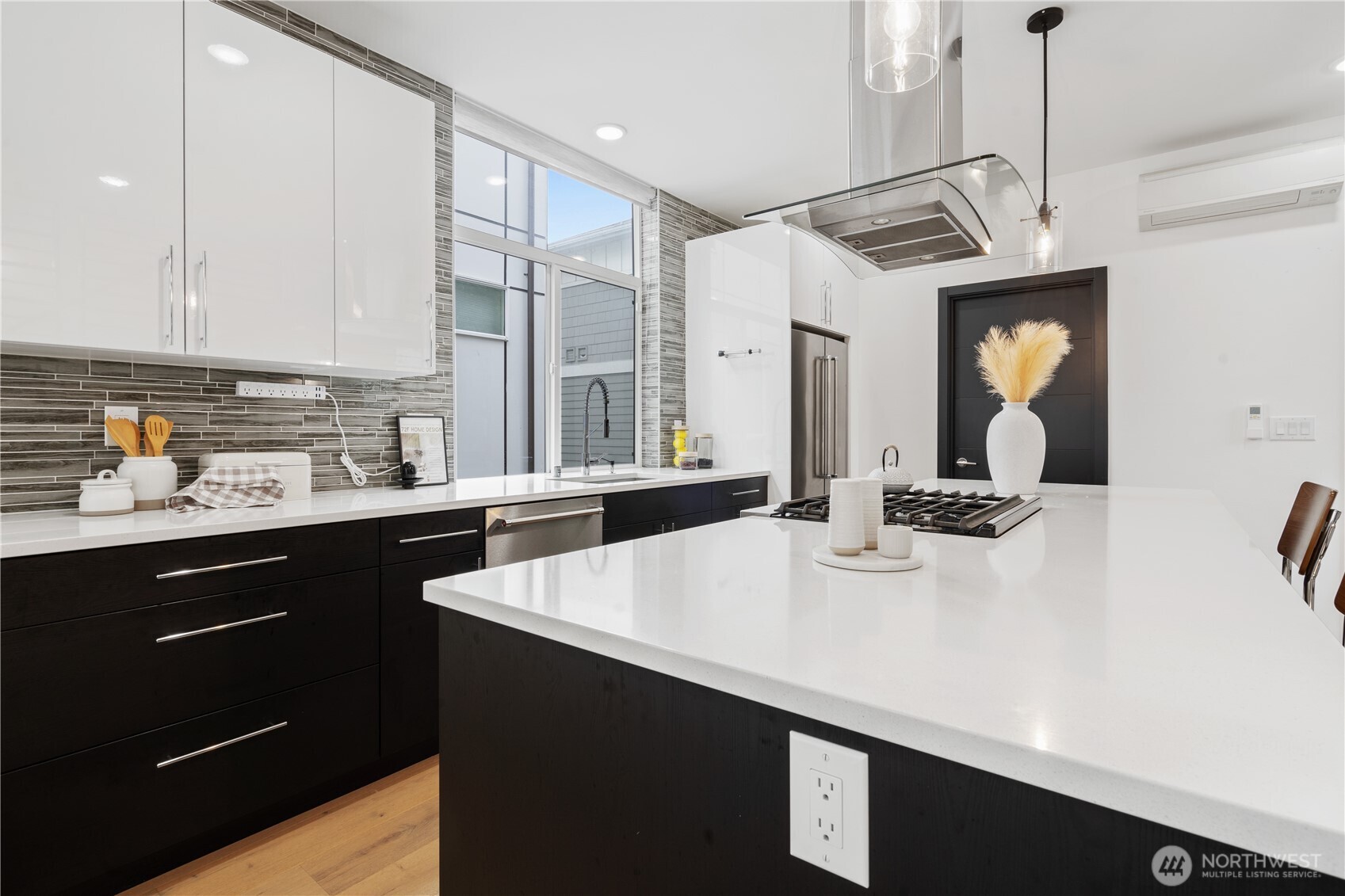8613 23rd Avenue NE Seattle WA 98115