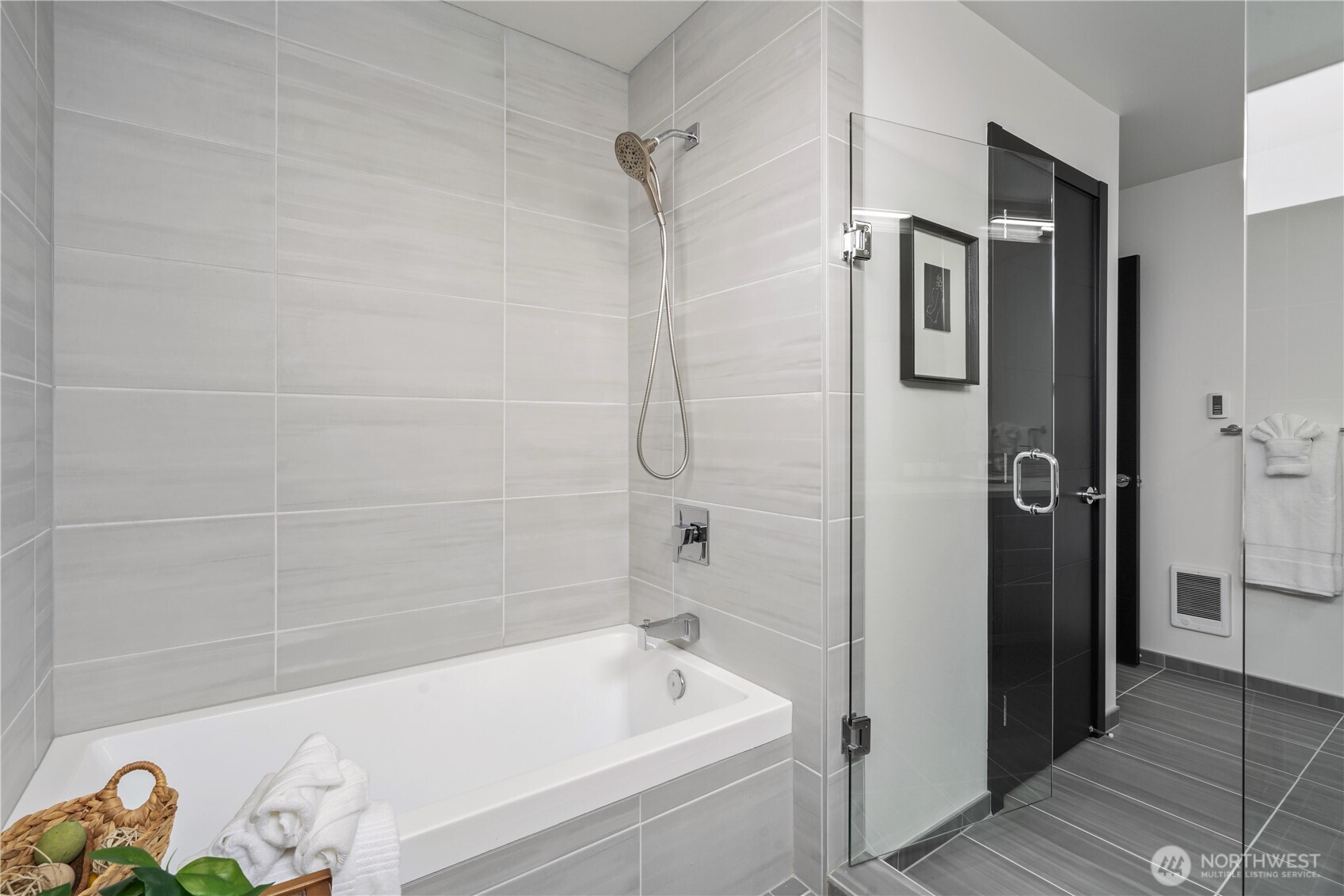 8613 23rd Avenue NE Seattle WA 98115