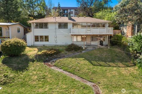 11218 35th Avenue SW Seattle WA 98146