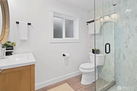 876 172nd Avenue NE Bellevue WA 98008