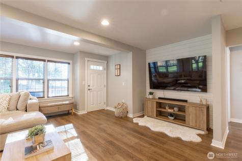 10521 Lake View Drive Lake Stevens WA 98258