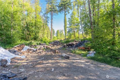 305 NE Waaga Way Bremerton WA 98311