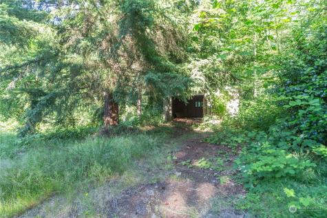 305 NE Waaga Way Bremerton WA 98311