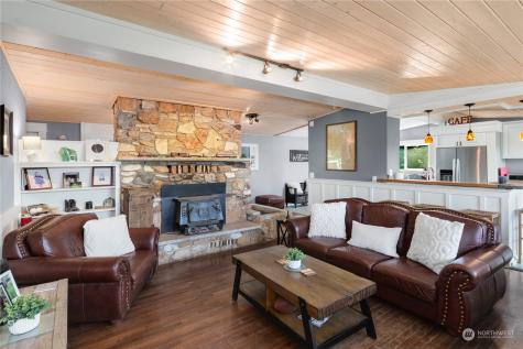 305 NE Waaga Way Bremerton WA 98311
