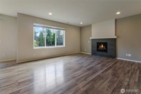 10582 191st Street E Puyallup WA 98374