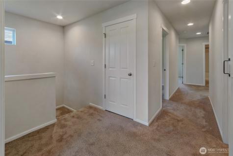 10582 191st Street E Puyallup WA 98374