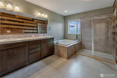 10582 191st Street E Puyallup WA 98374