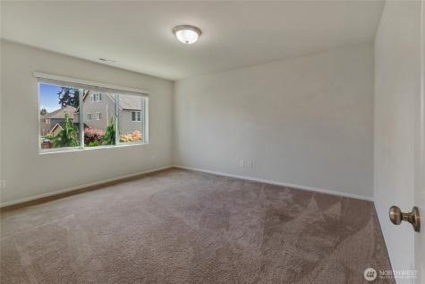 10582 191st Street E Puyallup WA 98374