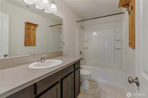 10582 191st Street E Puyallup WA 98374