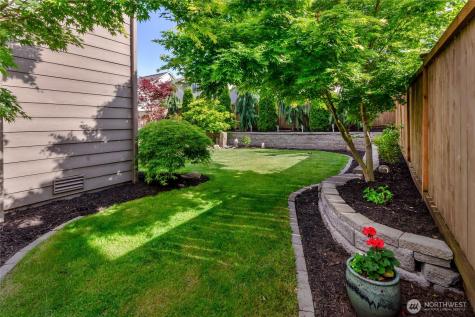 10582 191st Street E Puyallup WA 98374