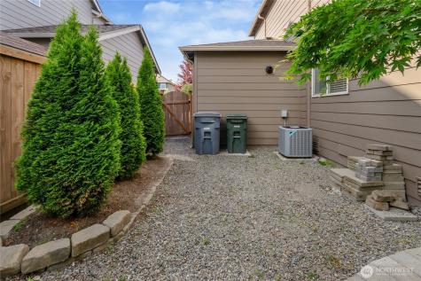 10582 191st Street E Puyallup WA 98374