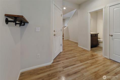 10582 191st Street E Puyallup WA 98374