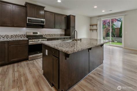10582 191st Street E Puyallup WA 98374