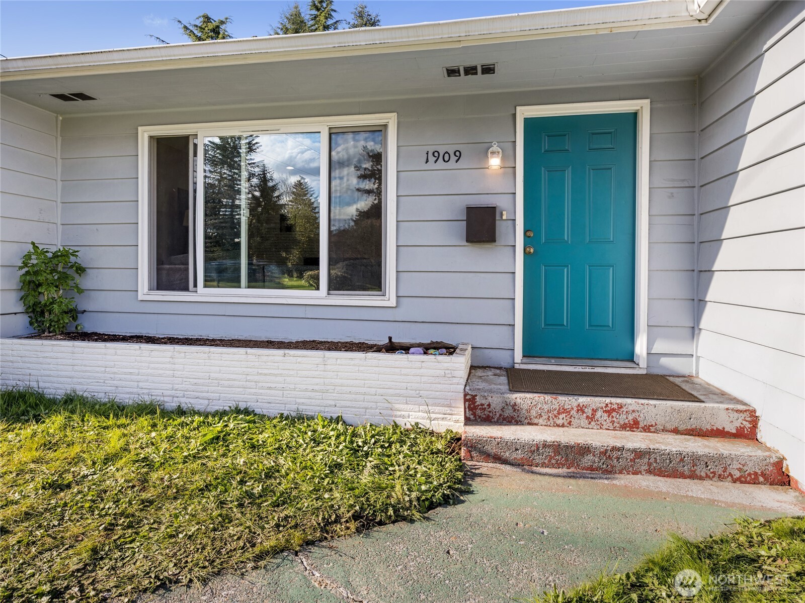 1909 Grove Street Marysville WA 98270