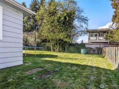 1909 Grove Street Marysville WA 98270