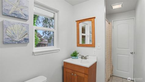 13920 10th Avenue E Tacoma WA 98445