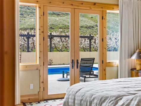 5814 Colockum Road Malaga WA 98828