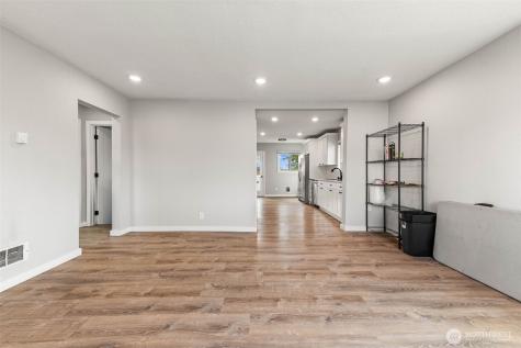 1782 S 44th Street Tacoma WA 98418