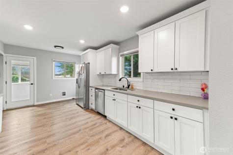 1782 S 44th Street Tacoma WA 98418