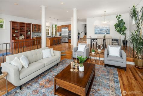 8418 Island Drive S Seattle WA 98118