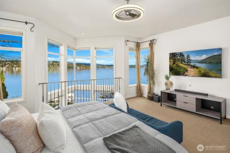 8418 Island Drive S Seattle WA 98118