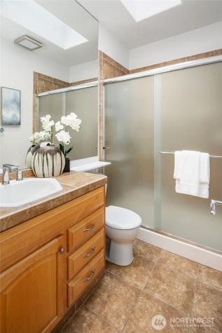 8418 Island Drive S Seattle WA 98118