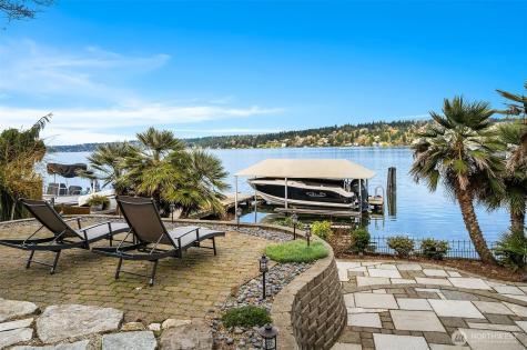 8418 Island Drive S Seattle WA 98118