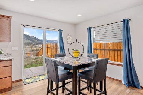 352 Hammond Lane Rock Island WA 98850