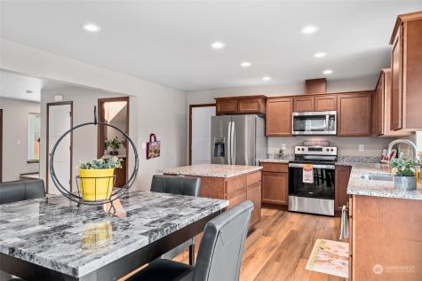 352 Hammond Lane Rock Island WA 98850