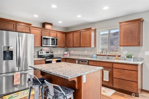 352 Hammond Lane Rock Island WA 98850