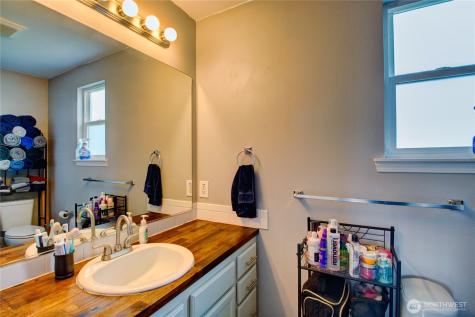 1812 N 30th Street Mount Vernon WA 98273