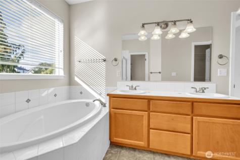 17102 134th Lane E Puyallup WA 98374