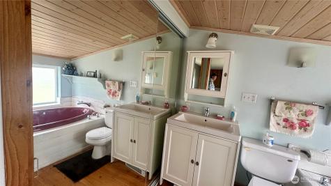 400 Bluff Street Winthrop WA 98862