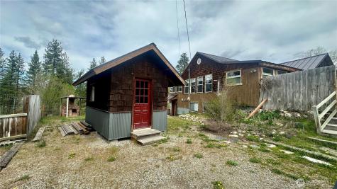 400 Bluff Street Winthrop WA 98862