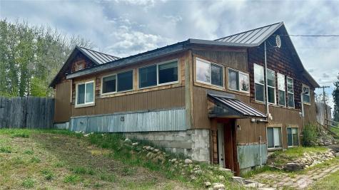 400 Bluff Street Winthrop WA 98862