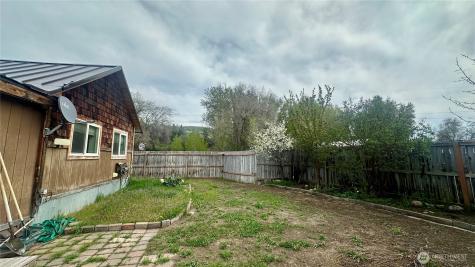 400 Bluff Street Winthrop WA 98862