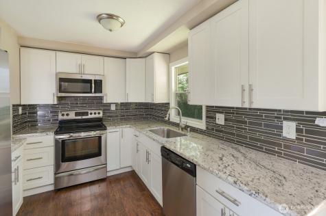 14028 Serene Way Lynnwood WA 98087