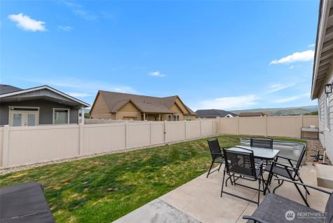 282 Emma Drive Wenatchee WA 98801