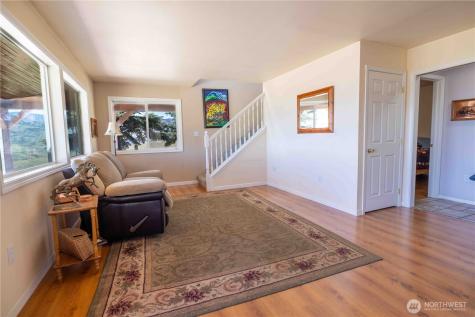 476 Bill Shaw Road Pateros WA 98846