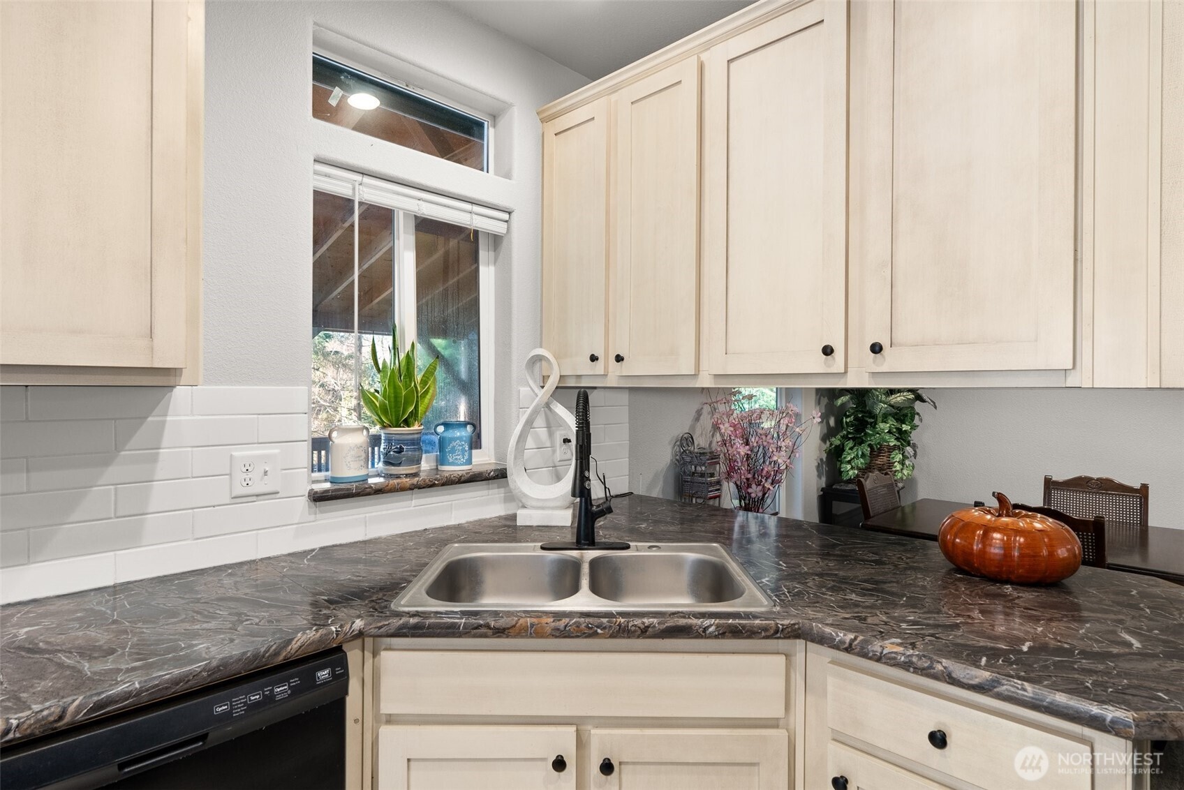 4 Lakeview Lane South Bend WA 98586