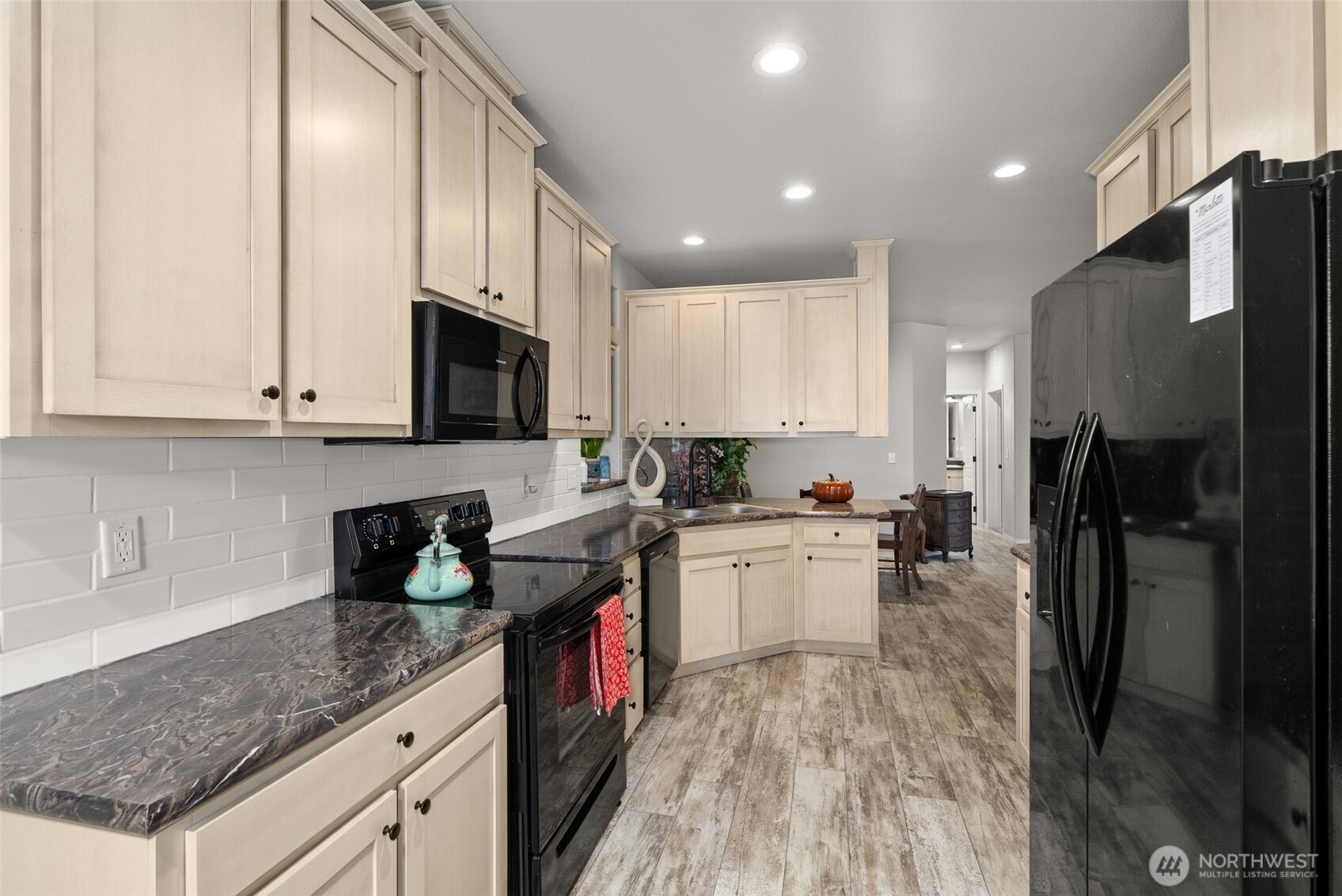 4 Lakeview Lane South Bend WA 98586