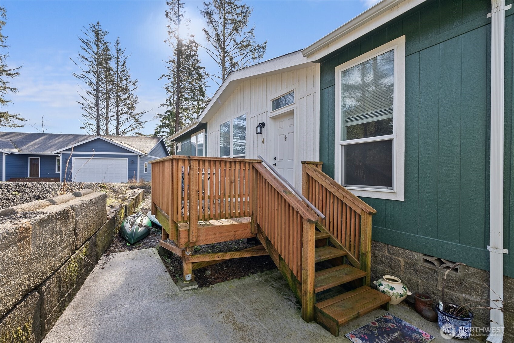 4 Lakeview Lane South Bend WA 98586