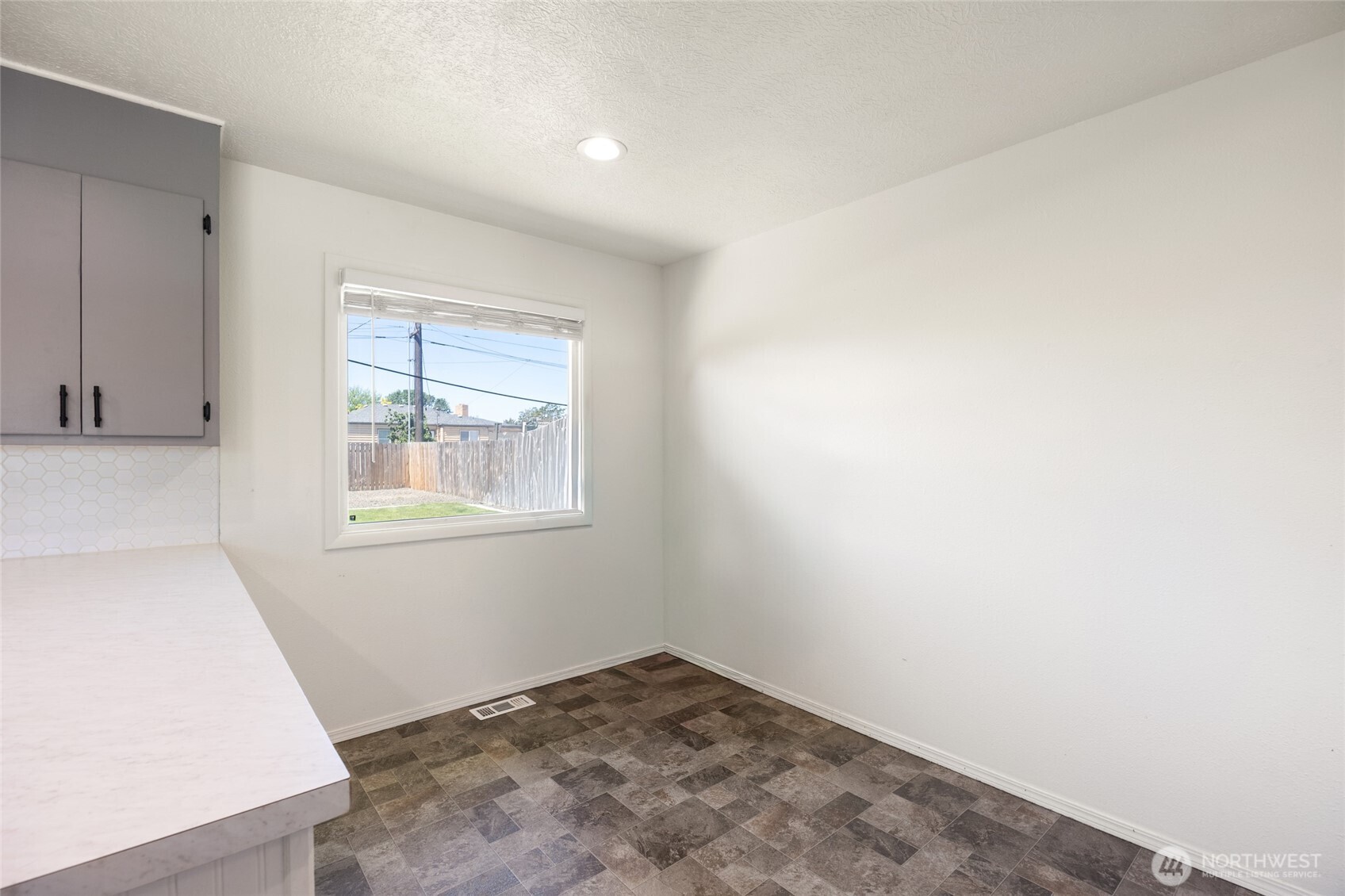 1046 W Gem Avenue Moses Lake WA 98837