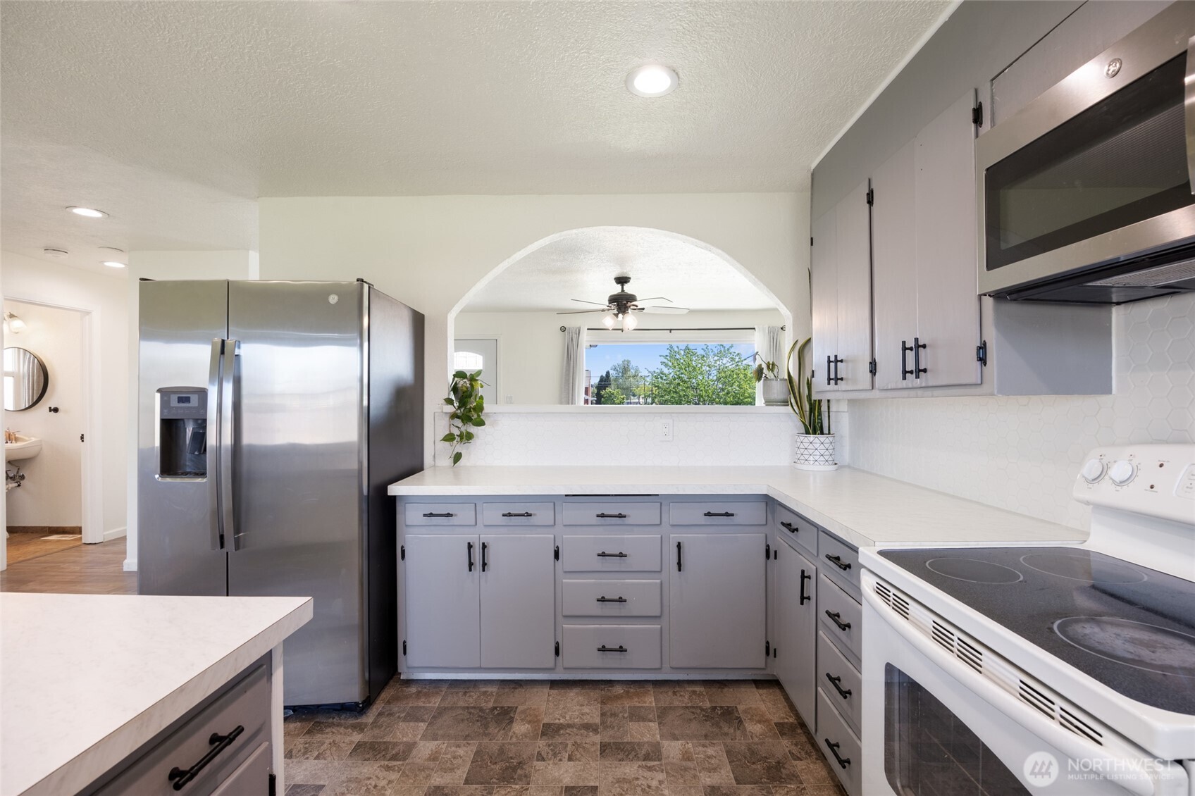 1046 W Gem Avenue Moses Lake WA 98837