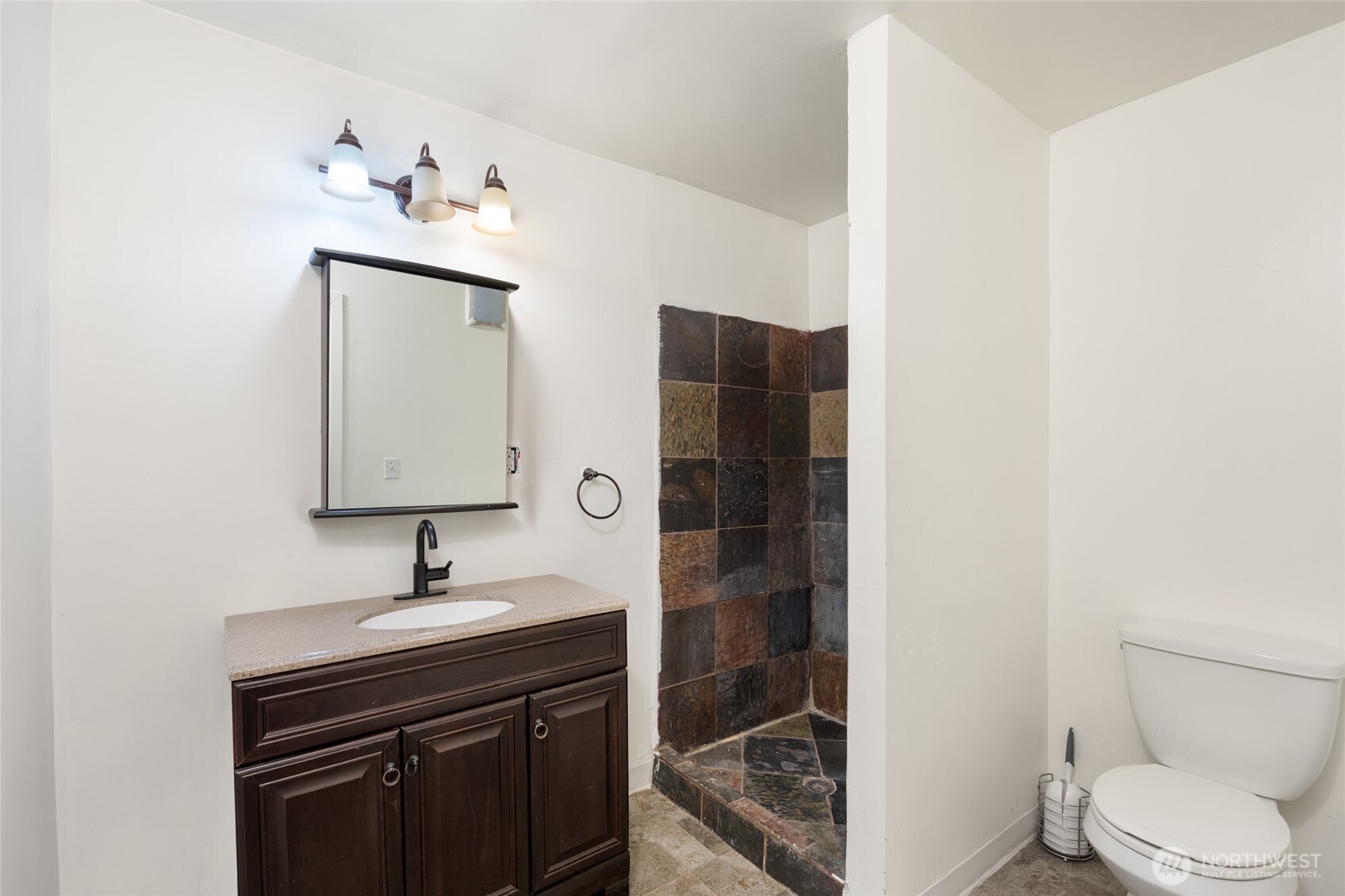 1046 W Gem Avenue Moses Lake WA 98837