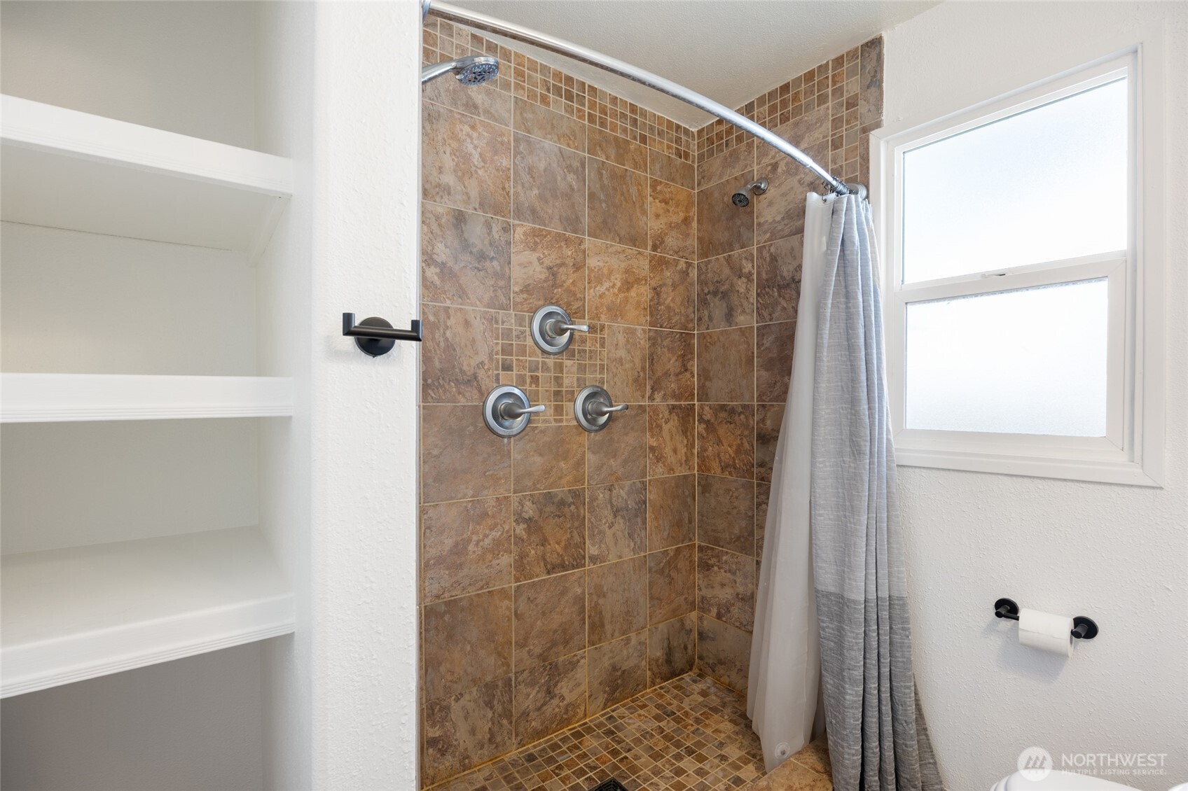 1046 W Gem Avenue Moses Lake WA 98837