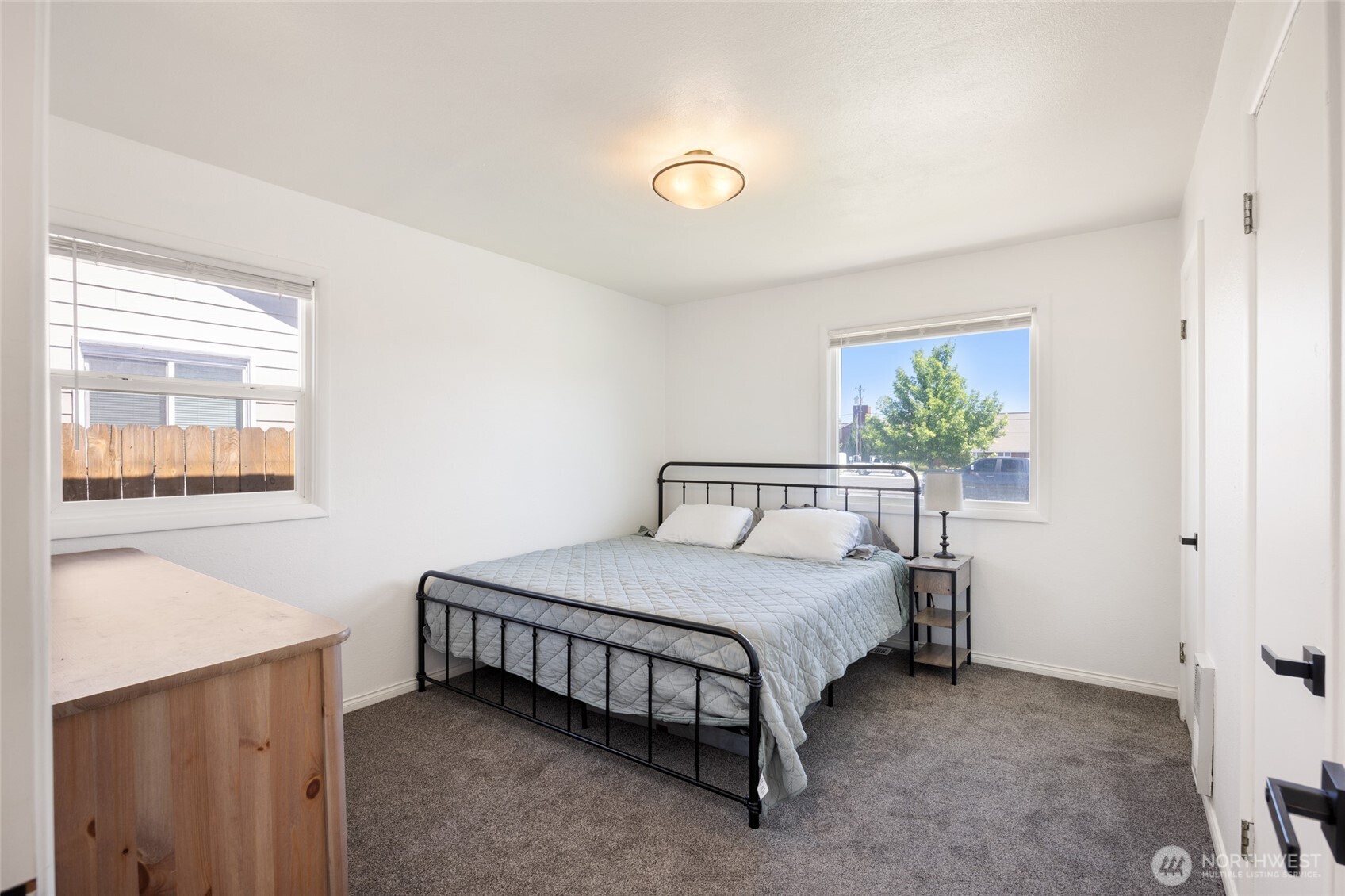 1046 W Gem Avenue Moses Lake WA 98837