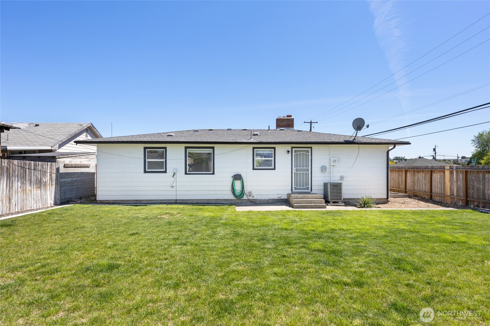 1046 W Gem Avenue Moses Lake WA 98837