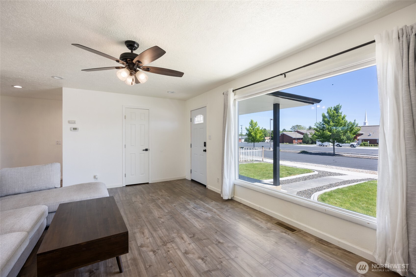 1046 W Gem Avenue Moses Lake WA 98837