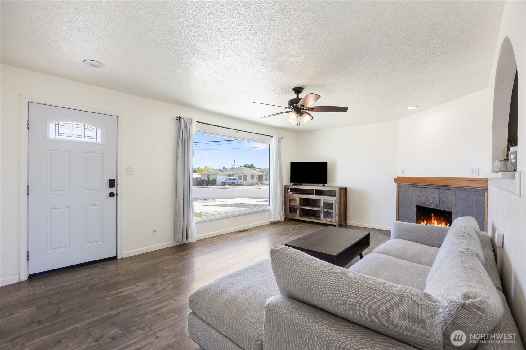 1046 W Gem Avenue Moses Lake WA 98837